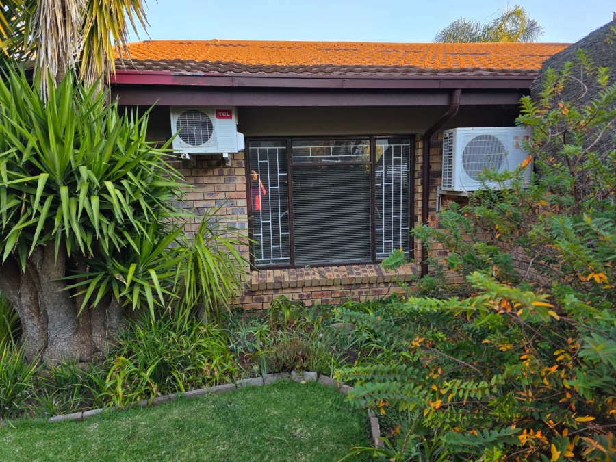 4 Bedroom Property for Sale in Heuwelsig Free State